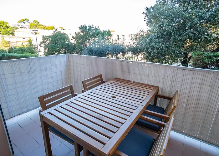 2 Pieces 4 Couchages Terrasse Et Parking Prive Apartamento Hyères
